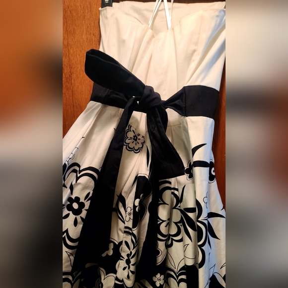 HOST PICK! 🎉🎊A.P.N.Y beautiful black&white floral bustier formal dress sz14 - Picture 7 of 8